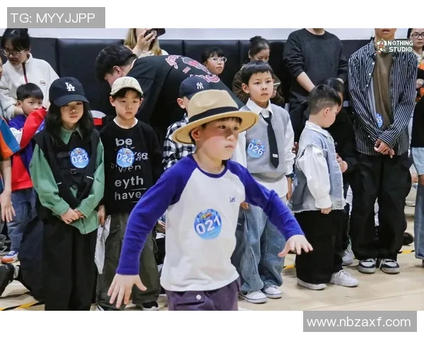 杭州街舞队与西安街舞队赛后复盘探讨灵活性表现与战术运用