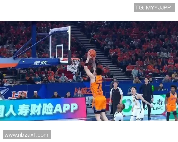 上海东方大鲨鱼迎战浙江广厦争夺篮球赛季重要胜利的激烈对决